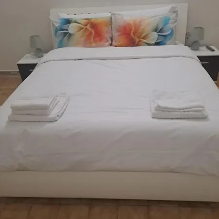 Life 75 Apartment *